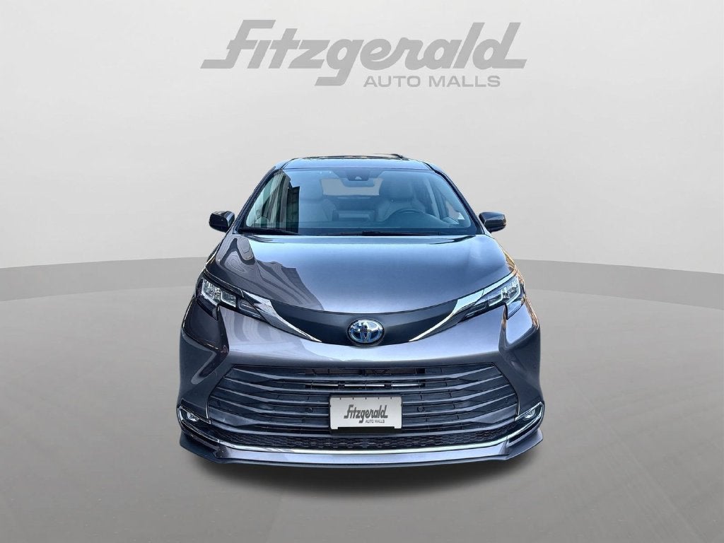 2021 Toyota Sienna XLE 7 Passenger