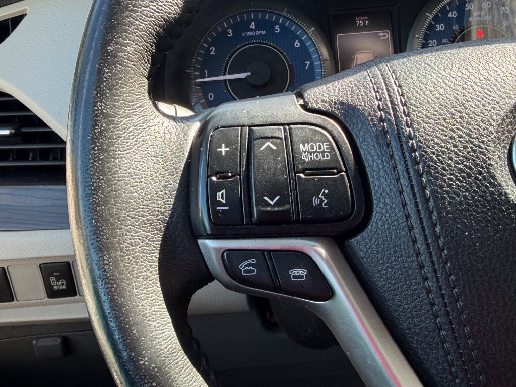 2017 Toyota Sienna XLE 8 Passenger