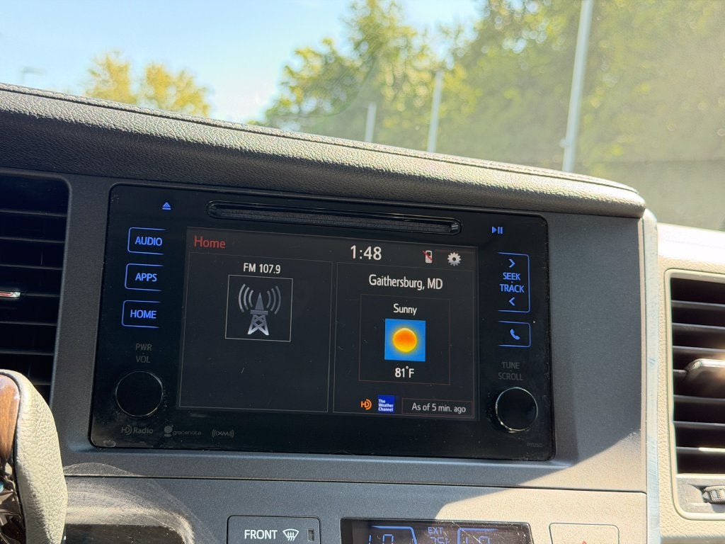 2017 Toyota Sienna XLE 8 Passenger