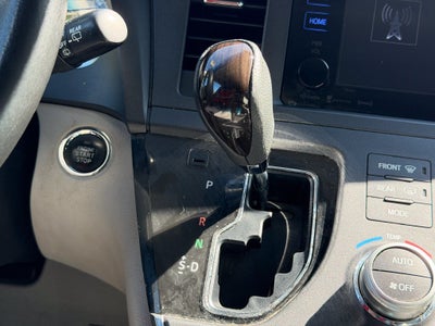 2017 Toyota Sienna XLE 8 Passenger