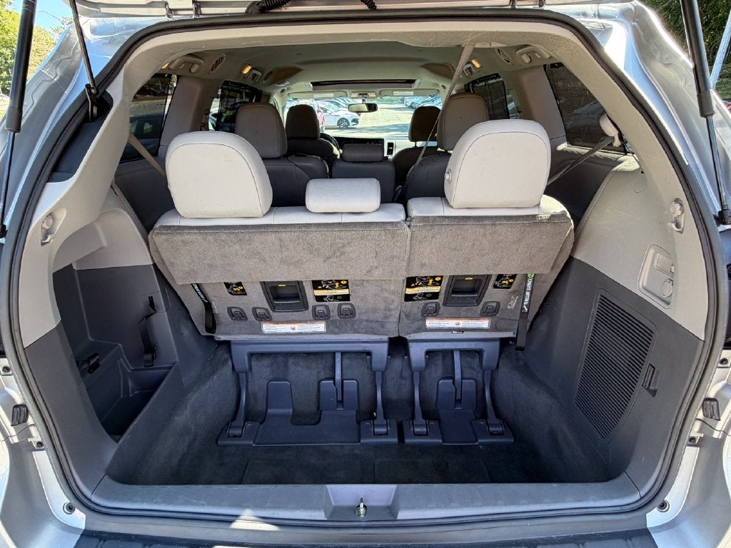 2017 Toyota Sienna XLE 8 Passenger