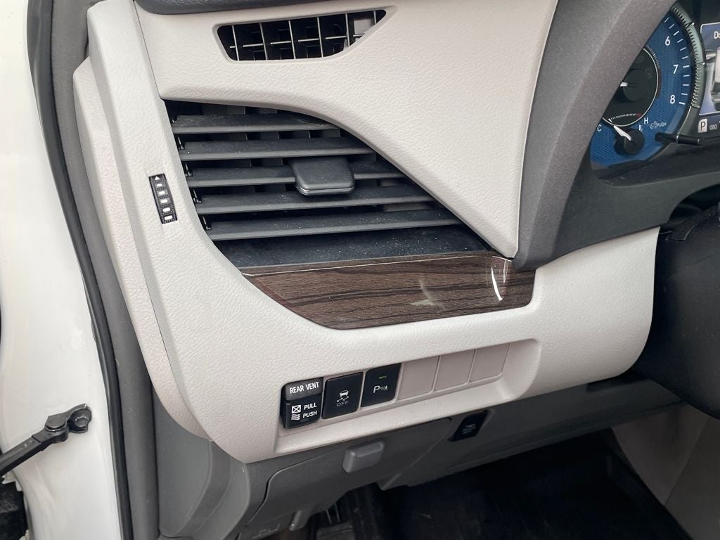 2018 Toyota Sienna XLE 8 Passenger