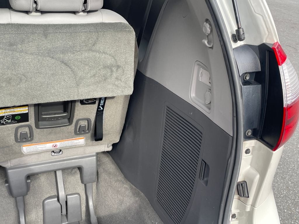 2018 Toyota Sienna XLE 8 Passenger