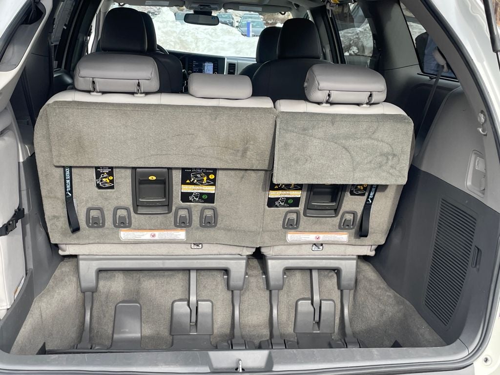 2018 Toyota Sienna XLE 8 Passenger