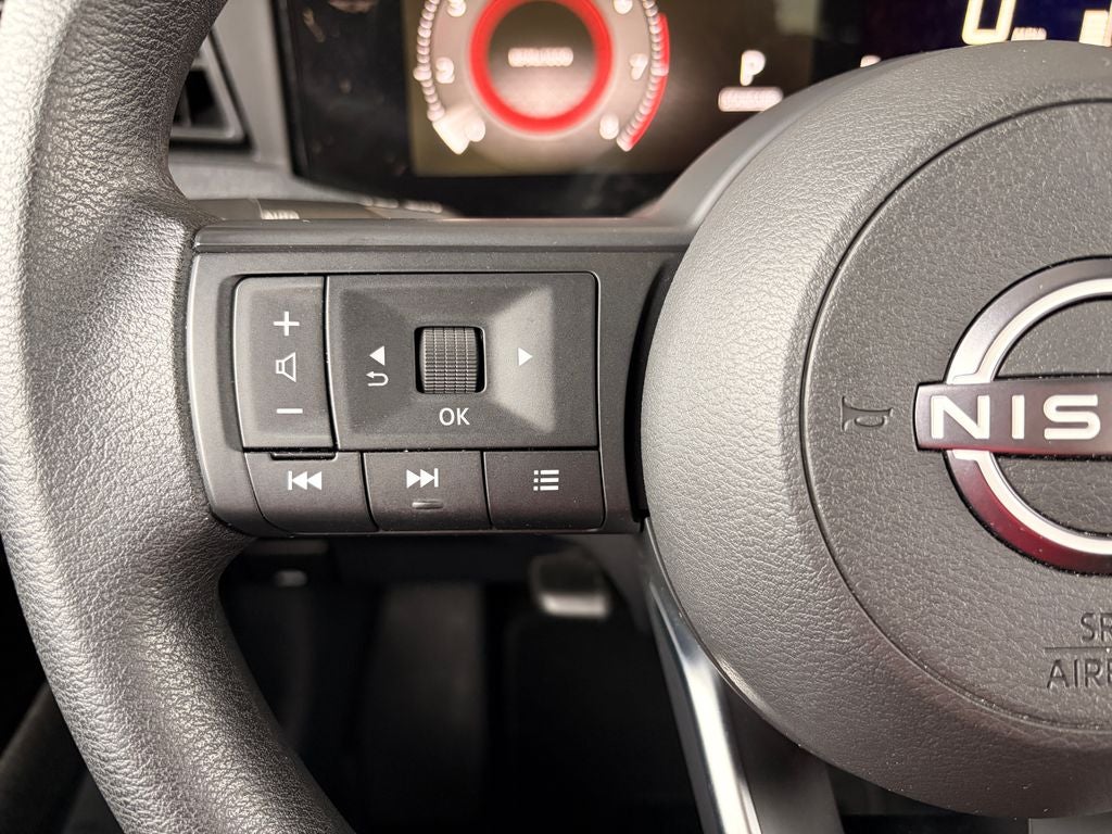 2025 Nissan Kicks MPV SV
