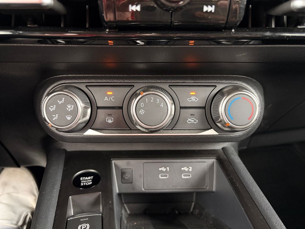 2025 Nissan Kicks MPV SV
