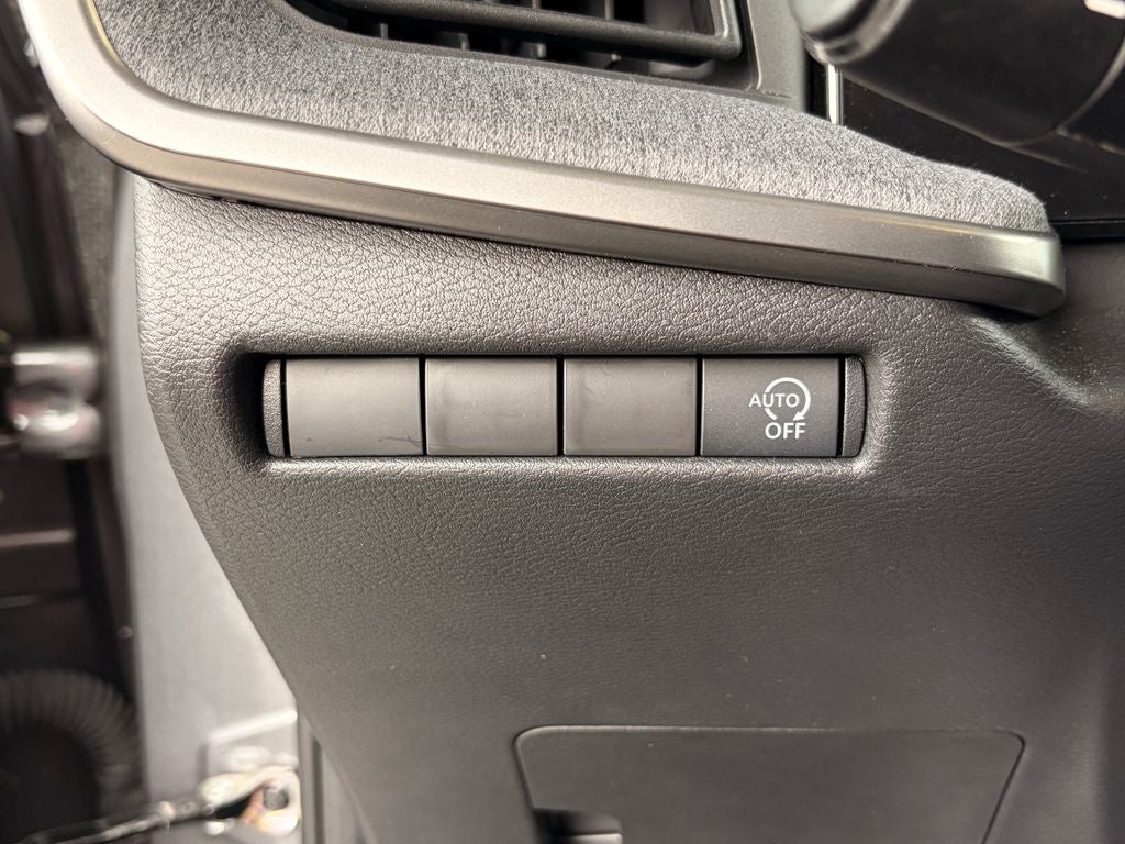 2025 Nissan Kicks MPV SV