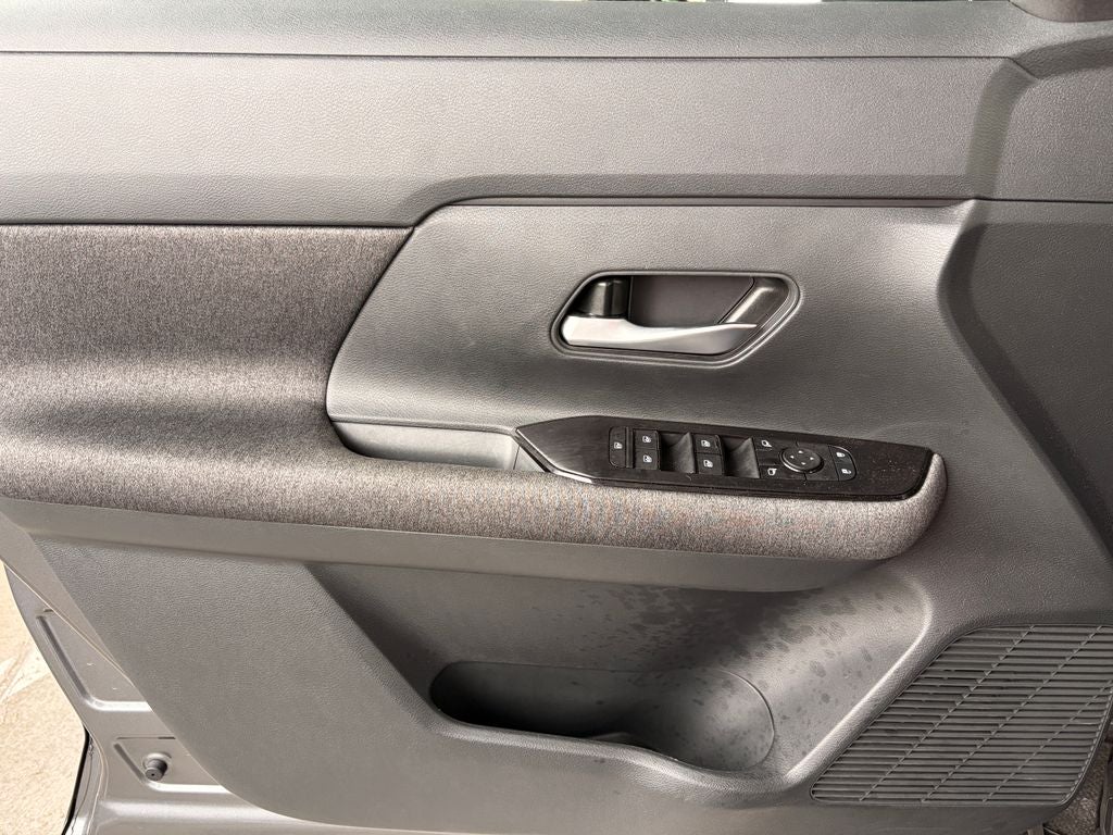2025 Nissan Kicks MPV SV