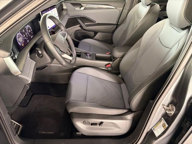 2025 Volkswagen Tiguan 2.0T SE R-Line Black