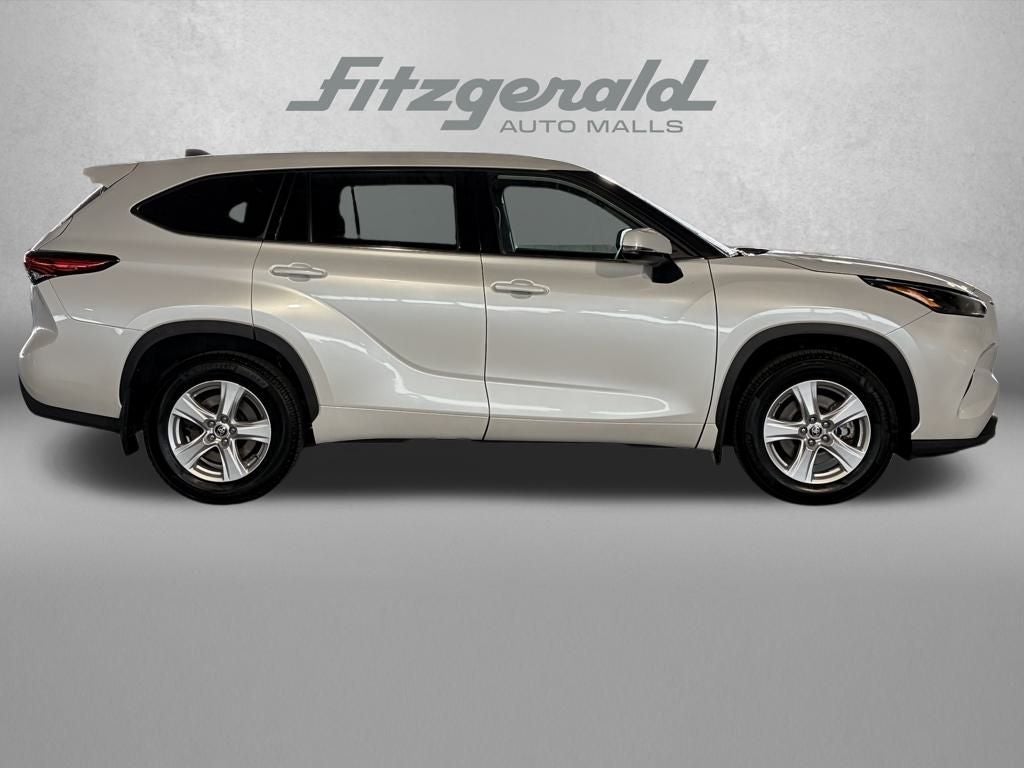 2022 Toyota HIGHLANDER LE