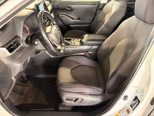 2022 Toyota HIGHLANDER LE