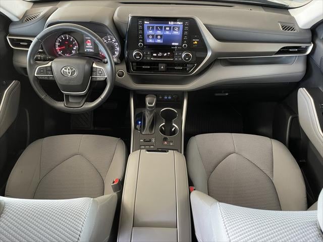 2022 Toyota HIGHLANDER LE