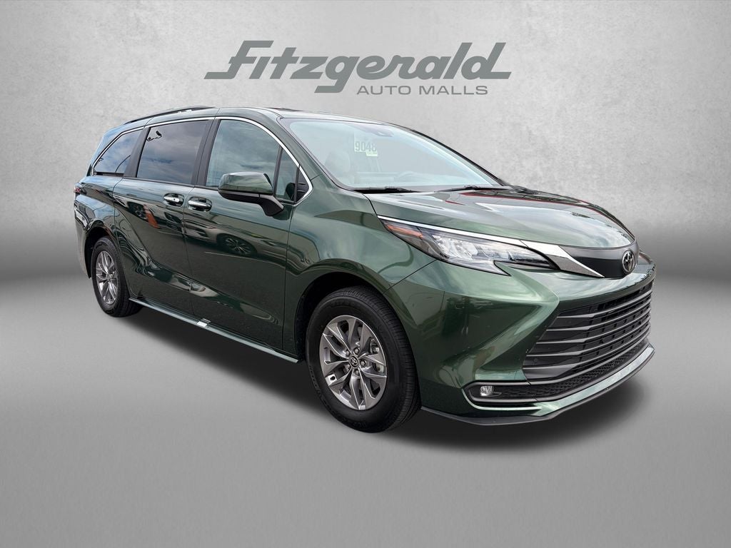 2026 Toyota Sienna XLE 8 Passenger