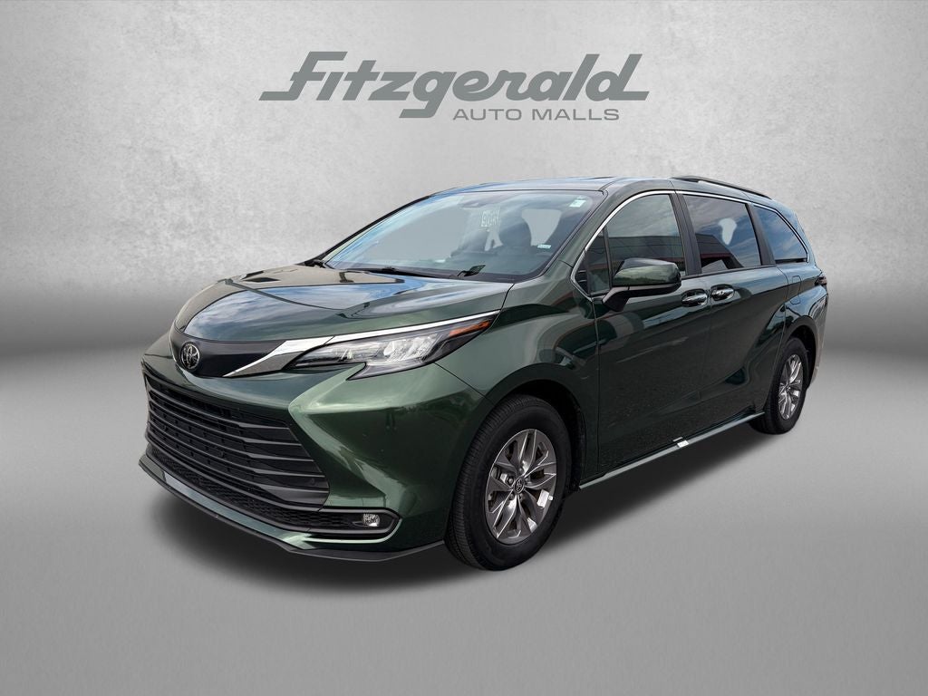 2026 Toyota Sienna XLE 8 Passenger