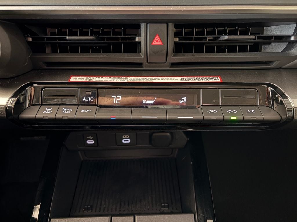 2025 Toyota PRIUS LE