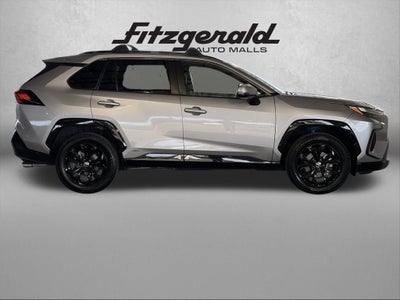 2022 Toyota RAV4 HYBRID SE