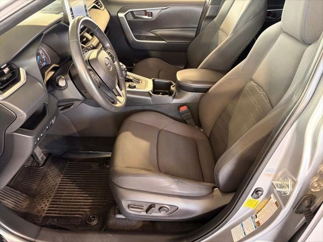 2022 Toyota RAV4 HYBRID SE