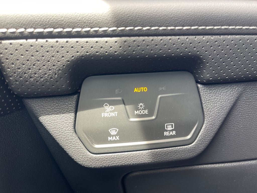 2026 Volkswagen Atlas Cross Sport 2.0T SEL R-Line Black