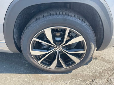 2025 Volkswagen Atlas Cross Sport 2.0T SEL Premium R-Line