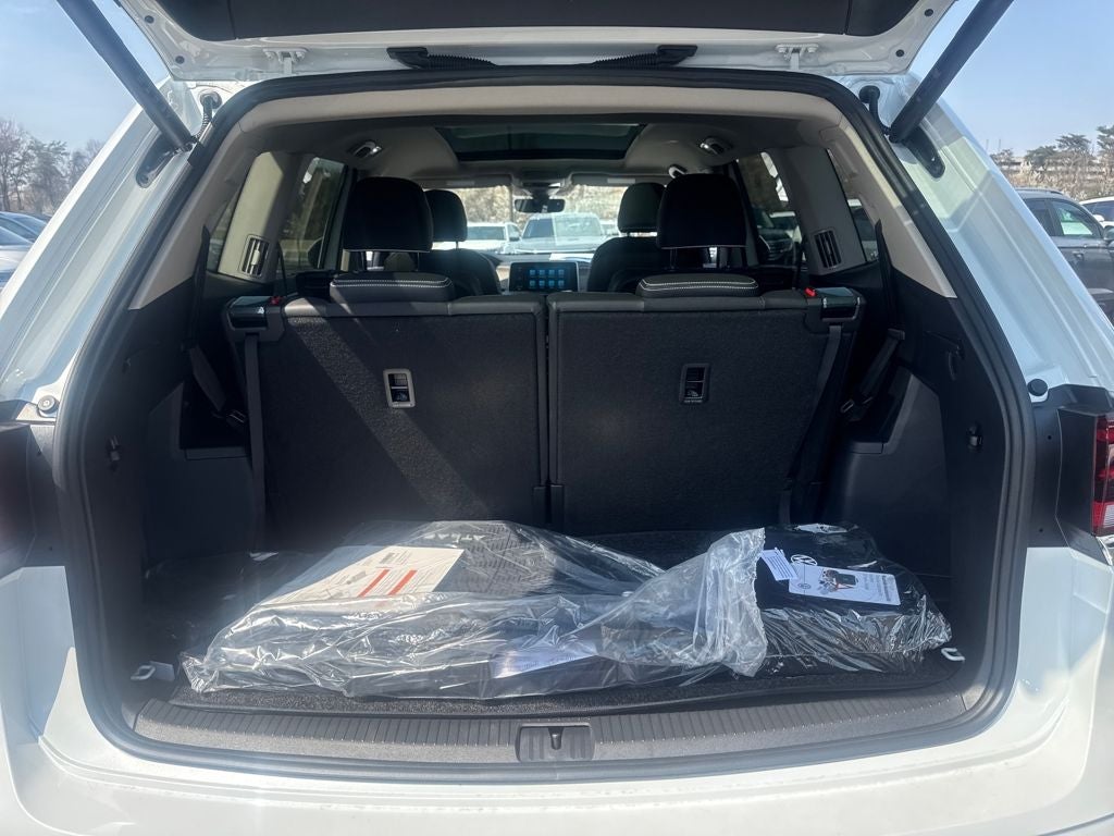 2026 Volkswagen Atlas 2.0T SEL Premium R-Line