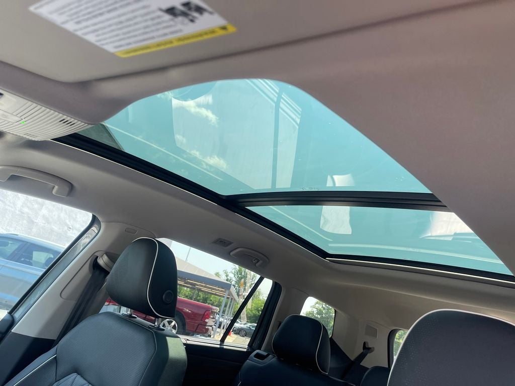 2025 Volkswagen Atlas 2.0T SEL Premium R-Line