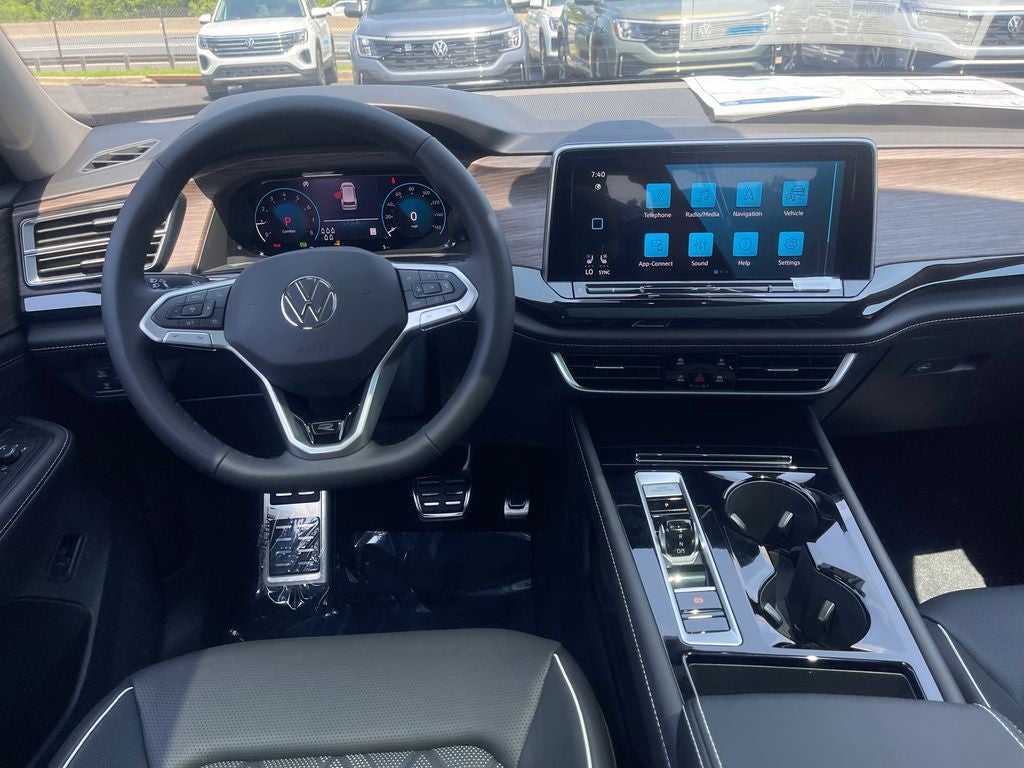 2025 Volkswagen Atlas 2.0T SEL Premium R-Line