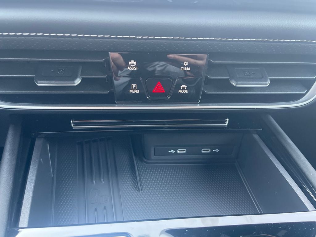 2025 Volkswagen Atlas Cross Sport 2.0T SE w/ Technology