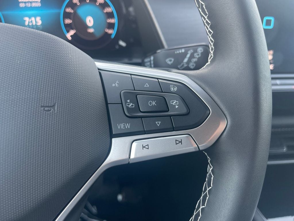 2025 Volkswagen Atlas Cross Sport 2.0T SE w/ Technology