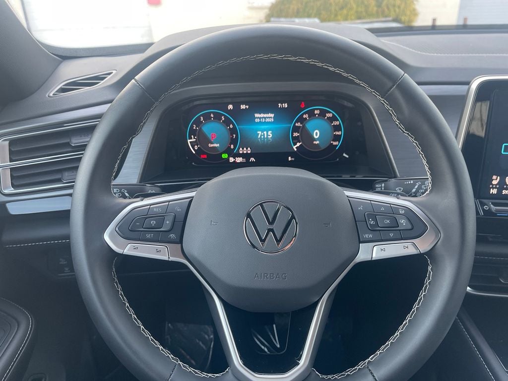 2025 Volkswagen Atlas Cross Sport 2.0T SE w/ Technology