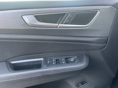 2025 Volkswagen Atlas Cross Sport 2.0T SE w/ Technology