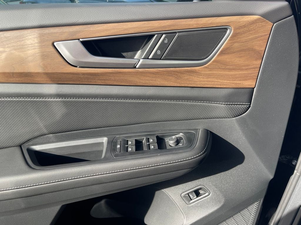 2026 Volkswagen Atlas 2.0T SE w/ Technology