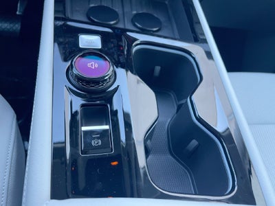 2027 Volkswagen Atlas SE w/Technology