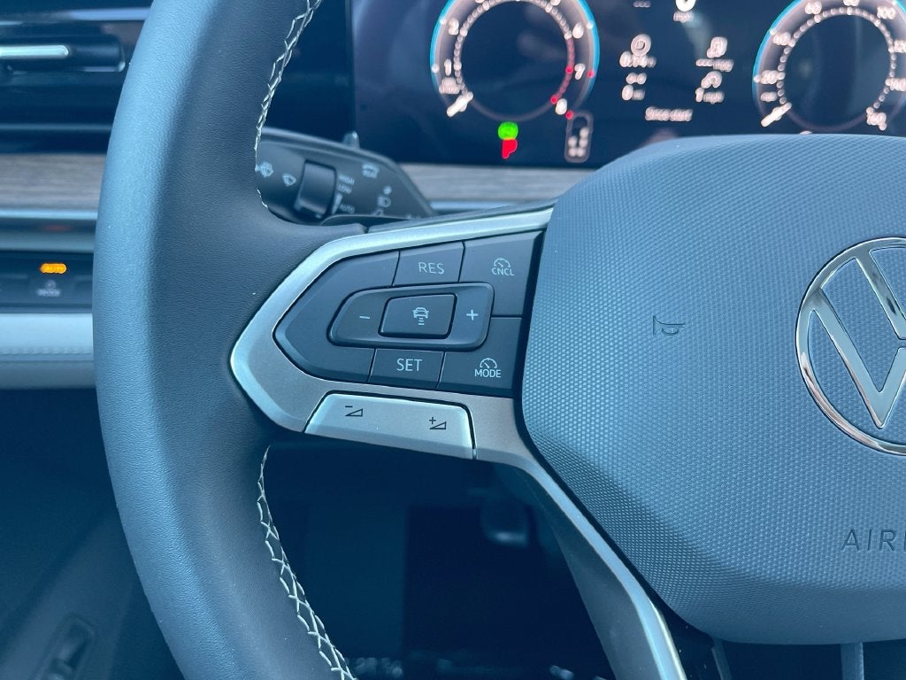 2027 Volkswagen Atlas SE w/Technology