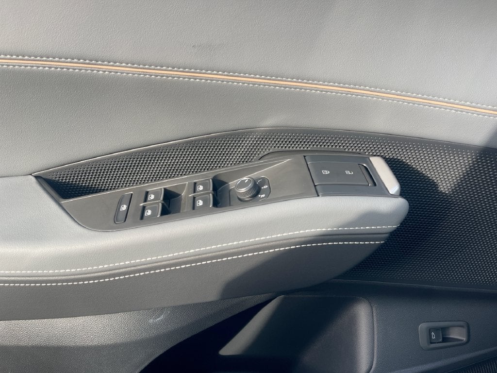 2027 Volkswagen Atlas SE w/Technology