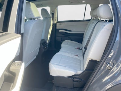 2027 Volkswagen Atlas SE w/Technology