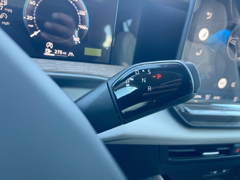 2027 Volkswagen Atlas SE w/Technology