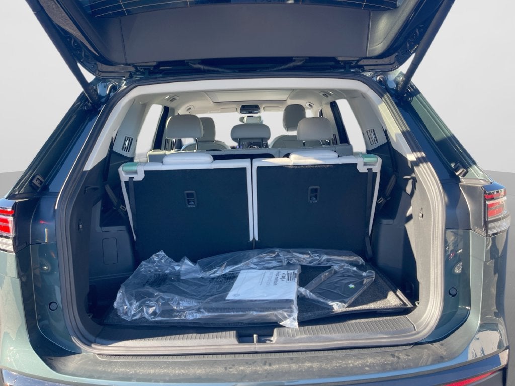 2027 Volkswagen Atlas SE w/Technology