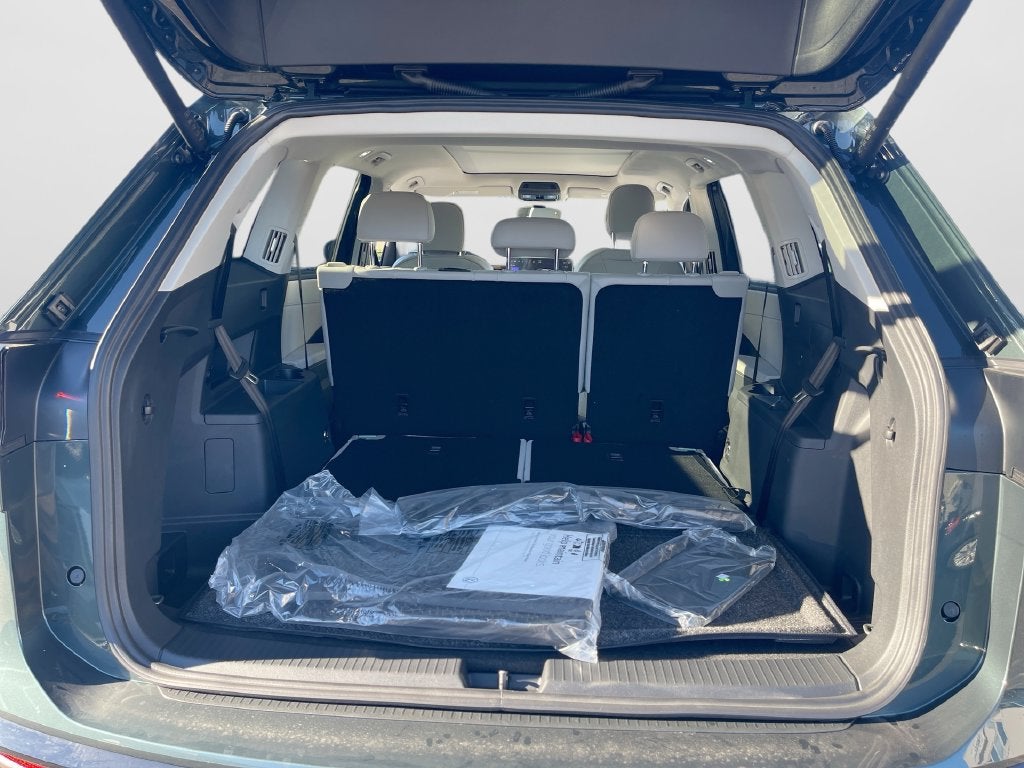 2027 Volkswagen Atlas SE w/Technology