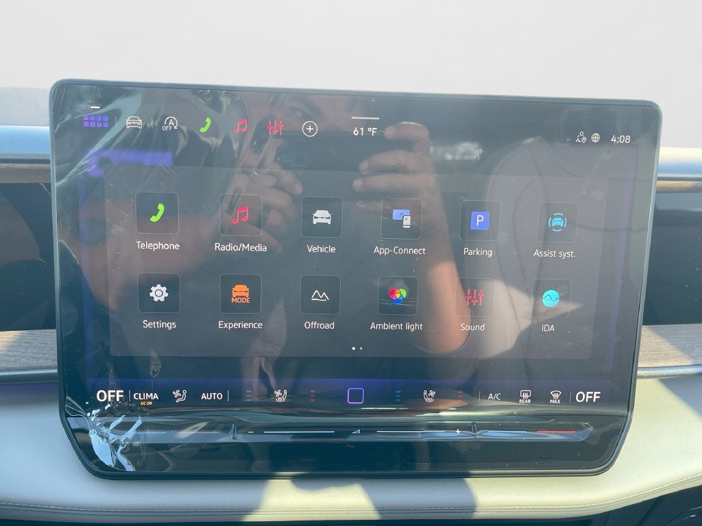 2027 Volkswagen Atlas SE w/Technology