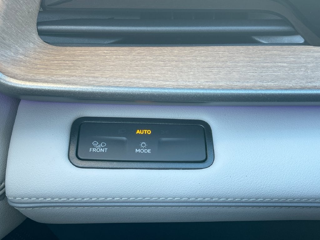 2027 Volkswagen Atlas SE w/Technology