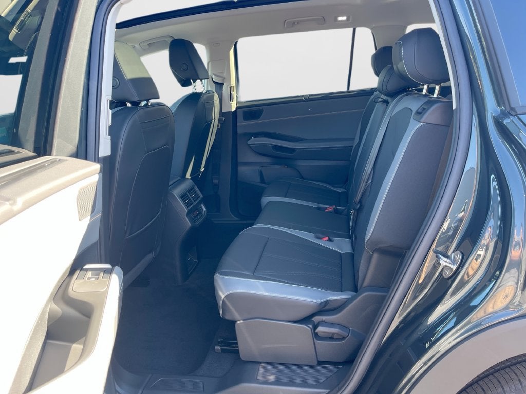 2027 Volkswagen Atlas SE w/Technology