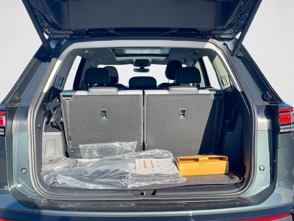 2027 Volkswagen Atlas SE w/Technology