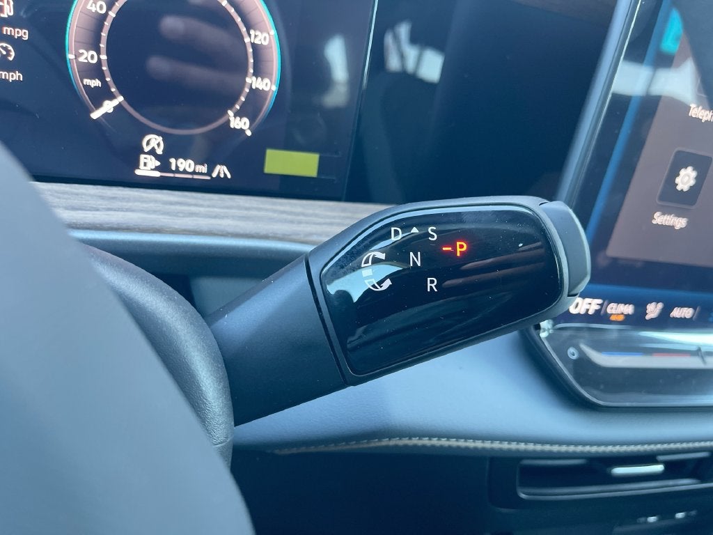 2027 Volkswagen Atlas SE w/Technology