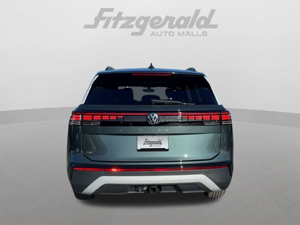 2027 Volkswagen Atlas SE w/Technology