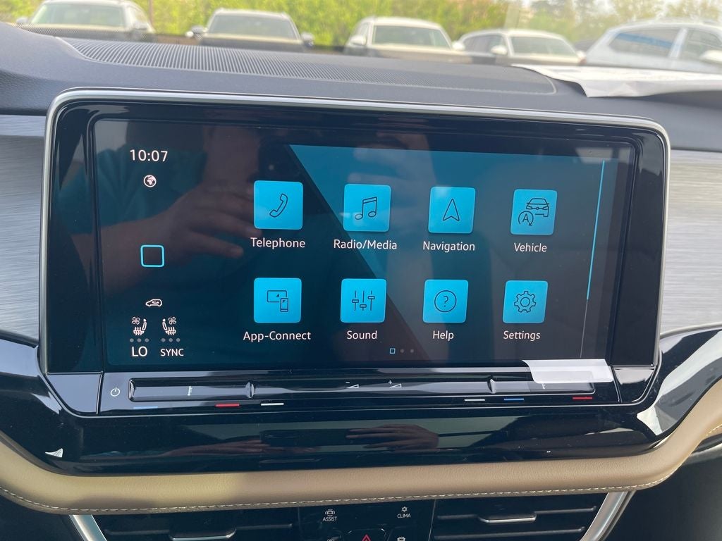 2026 Volkswagen Atlas Cross Sport 2.0T SE w/Technology