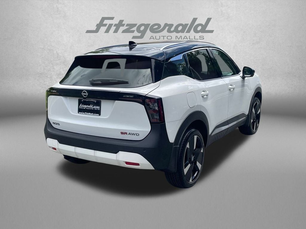 2025 Nissan Kicks SR