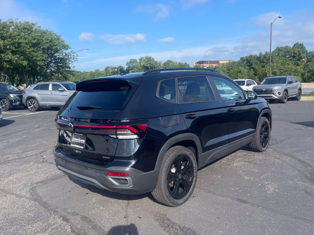 2026 Volkswagen Taos 1.5T SE Black