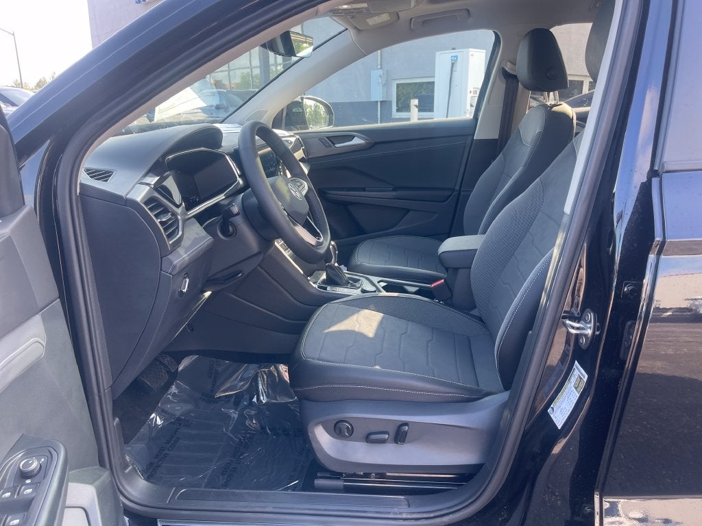 2026 Volkswagen Taos 1.5T SE Black