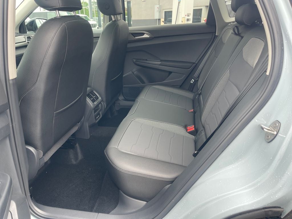 2026 Volkswagen Taos 1.5T SE Black