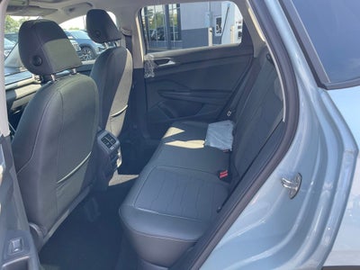 2025 Volkswagen Taos 1.5T SE Black